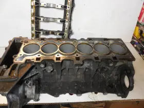 05986075 BMW Engine Base Block Upper Crank Housing E60 Awd