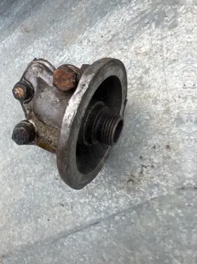 11421261475 BMW Engine Oil Filter Mount Head E10 320I M10 #2