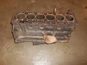 1259525 BMW Engine Block Up E3 M30
