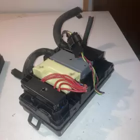 10311478 BUICK Engine Fuse Box Relay Junction Block #3