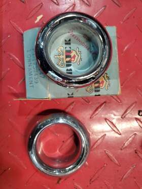 1338439 BUICK Nos Port Hole Gm Roadmaster