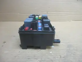 15812667 BUICK Engine Fuse Box Relay Junction Block Panel #3