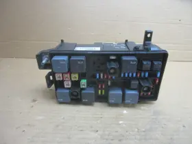 15812667 BUICK Engine Fuse Box Relay Junction Block Panel