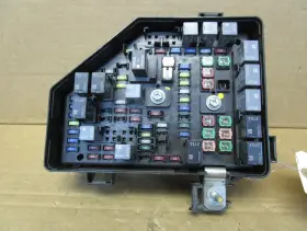 20972852 BUICK Engine Fuse Box Relay Junction Block Panel