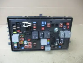 20994160 BUICK Engine Fuse Box Relay Junction Block Panel