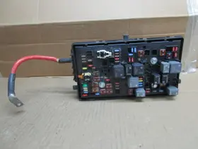 22885510 BUICK Engine Fuse Box Relay Junction Block Panel
