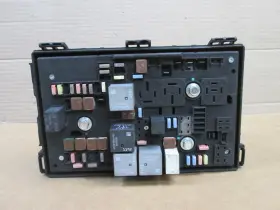 22938540 BUICK Engine Fuse Box Relay Block Panel Verano