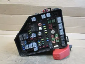 23436809 BUICK Engine Fuse Box Relay Junction Block Panel