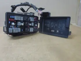 25918681 BUICK Engine Fuse Box Relay Junction Block Panel