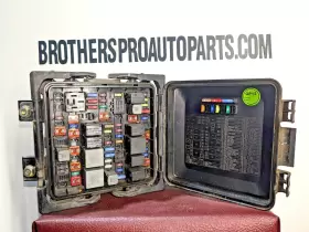 22953293 CADILLAC Engine Fuse Box Relay Block Panel Ats