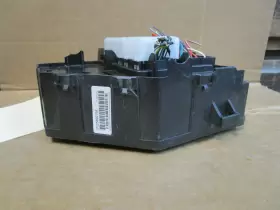 25892798 CADILLAC Engine Fuse Box Relay Junction Block Panel #2