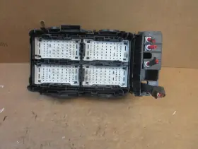 84533304 CADILLAC Engine Fuse Box Relay Junction Block Panel #3