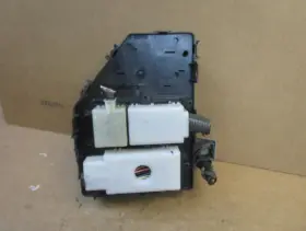 92202583 CADILLAC Engine Fuse Box Relay Junction Block Panel #3