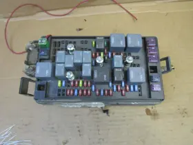 10361101 CHEVROLET Engine Fuse Box Relay Junction Block Panel