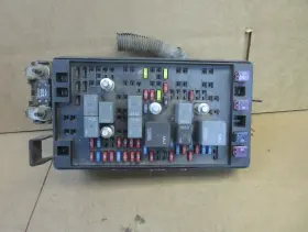 10361102 CHEVROLET Engine Fuse Box Relay Junction Block Panel