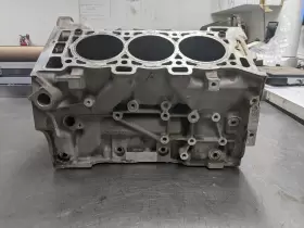 12629407 CHEVROLET Engine Cylinder Block Traverse #3