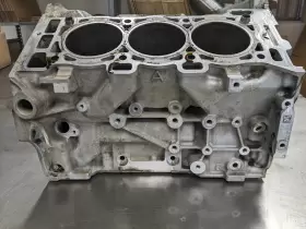 12640690 CHEVROLET Engine Cylinder Block Traverse #3