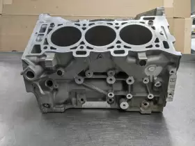 12666869 CHEVROLET Engine Cylinder Block Traverse #3