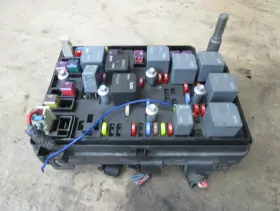 15269046 CHEVROLET Engine Fuse Box Relay Junction Block Panel