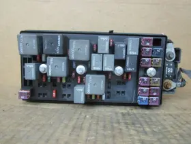 15838750 CHEVROLET Engine Fuse Box Relay Junction Block Panel