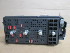 15858845 CHEVROLET Engine Fuse Box Relay Junction Block Panel
