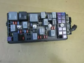 20822695 CHEVROLET Engine Fuse Box Relay Junction Block Panel
