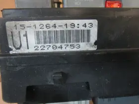 22704753 CHEVROLET Engine Fuse Box Relay Junction Block Panel #3