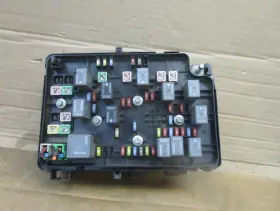 25825002 CHEVROLET Engine Fuse Box Relay Junction Block Panel