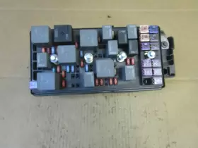 25883123 CHEVROLET Engine Fuse Box Relay Junction Block Panel