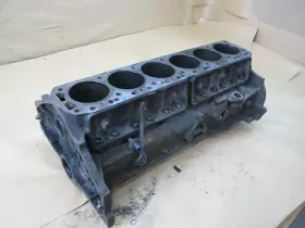 3850817 CHEVROLET Engine Motor Block C10