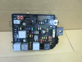 42624875 CHEVROLET Trax Engine Fuse Box Relay Junction Block