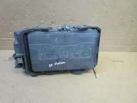 84586305 CHEVROLET Engine Fuse Box Relay Junction Block Panel #3