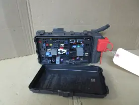 84586306 CHEVROLET Engine Fuse Box Relay Junction Block Panel
