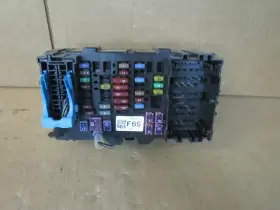 84694239 CHEVROLET Interior Cabin Fuse Box Relay Block Panel