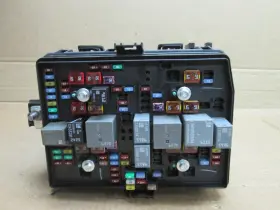 86771158 CHEVROLET Engine Fuse Box Relay Junction Block Panel