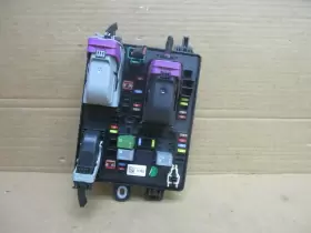 92271138 CHEVROLET Interior Cabin Fuse Box Relay Block Panel