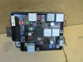 95462805 CHEVROLET Sonic Engine Fuse Box Relay Junction Block