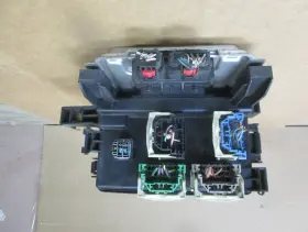 04692234 CHRYSLER Totally Integrated Power Module Fuse Box