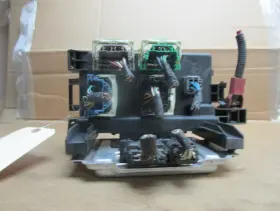 Chrysler 05087269 05 06 07 300 Totally Integrated Power Module Fuse Box Tipm