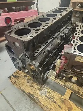 3942160 CUMMINS Valve Diesel Engine Block Ram