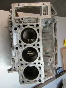 46636611 DODGE Engine Cylinder Block Stratus #3