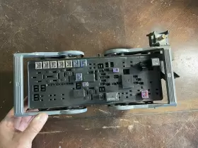 68068304 DODGE Engine Fuse Box Relay Junction Block Journey