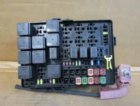 68384604 DODGE Engine Fuse Box Relay Junction Block Panel