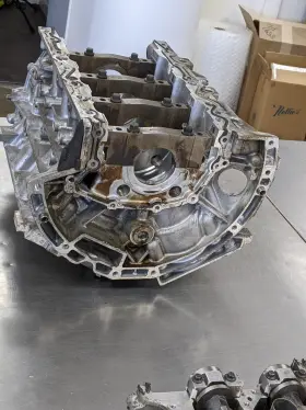 9T4E6015AA FORD Engine Cylinder Block Fwd Edge #2