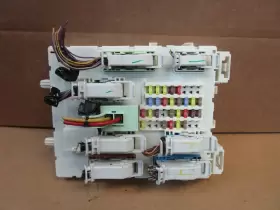 BV6N14A073JL FORD Engine Fuse Box Relay Junction Panel Focus