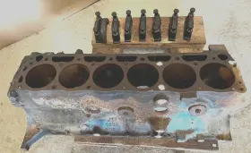 C8DE-6015-B FORD Engine Block Std Mustang