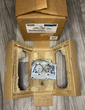 F8AZ-10883-FA FORD Oil Water Pressure Gauge Crown #2