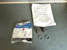 4C3Z-6026-CA FORD OEM Nos Engine Rail End Plugs Powerstroke