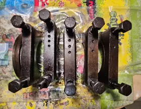 1495200 GM Caps Bolts 500CI Cadillac