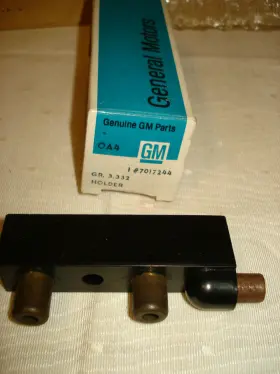 7017244 GM Fuel Injection Nozzle Block Nos C-2 Corvette